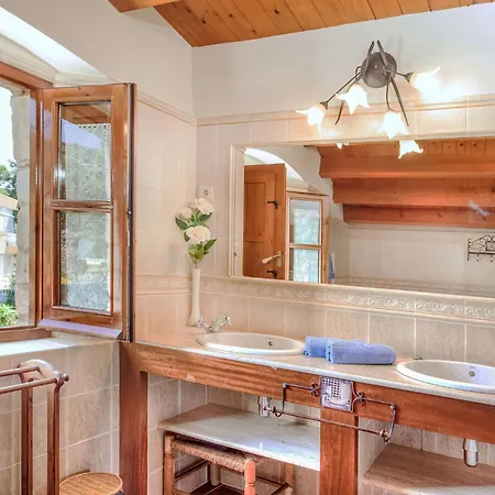 Holiday home Mas Ambros By Interhome